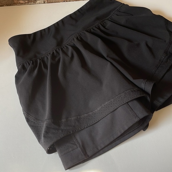 Spanx Get Moving Shorts - Picture 7 of 8